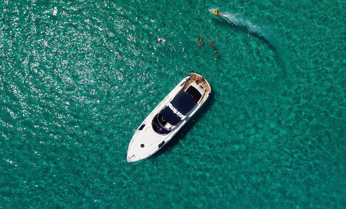Rent Boat SUNSEEKER CAMARGUE 50