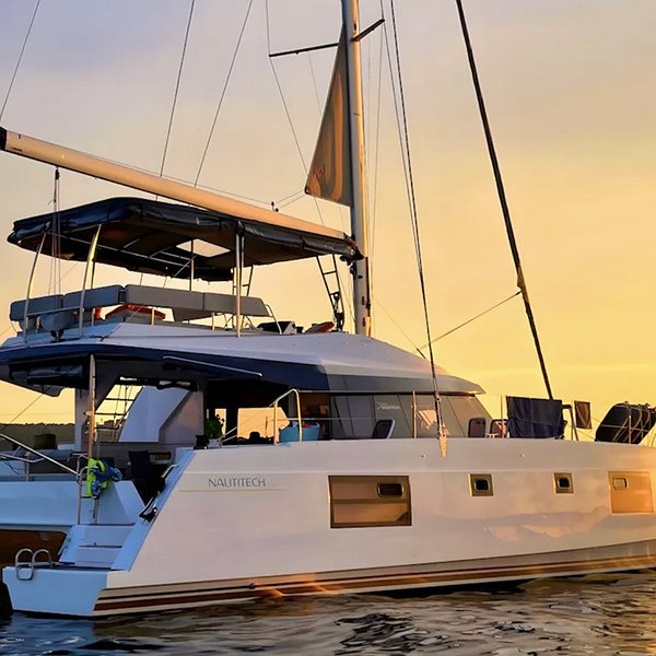 Alquilar Barco NAUTITEC 46 FLY ICON