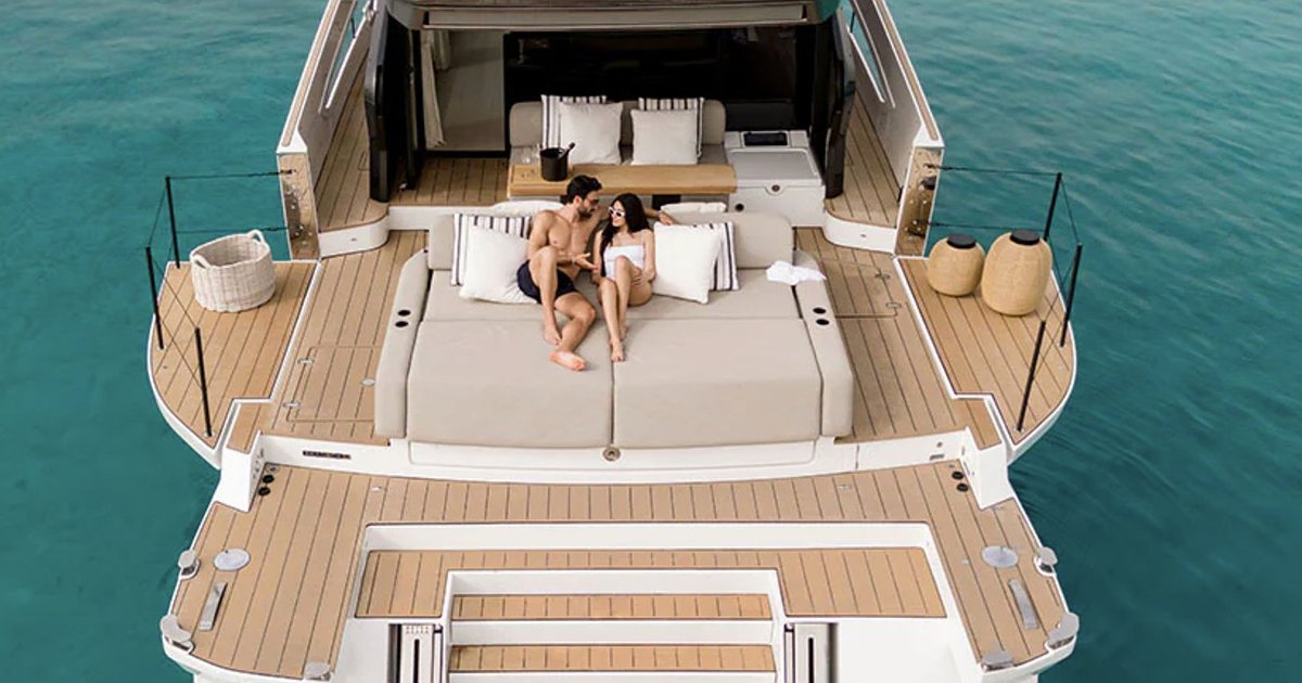 AZIMUT 60 | Barco em Ibiza | Xaloc Charter Ibiza