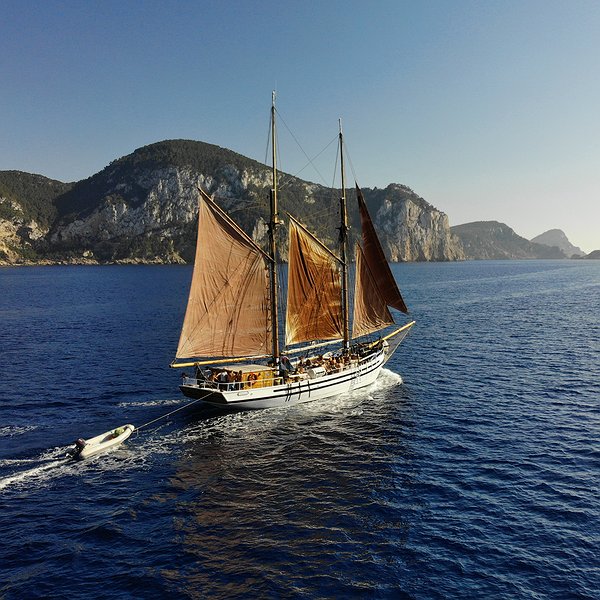 Alugar Barco GOLETA SAGA