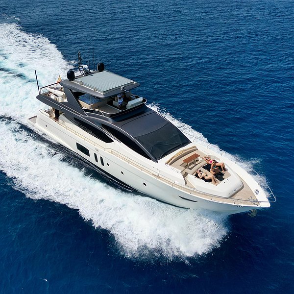 Louer un bateau Astondoa 76