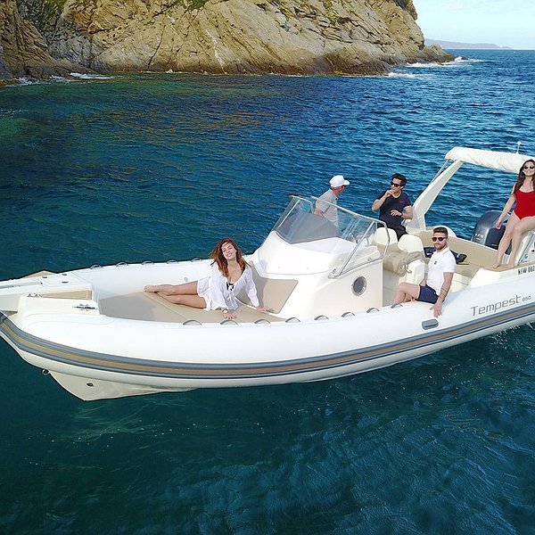 Rent Boat CAPELLI TEMPEST 850