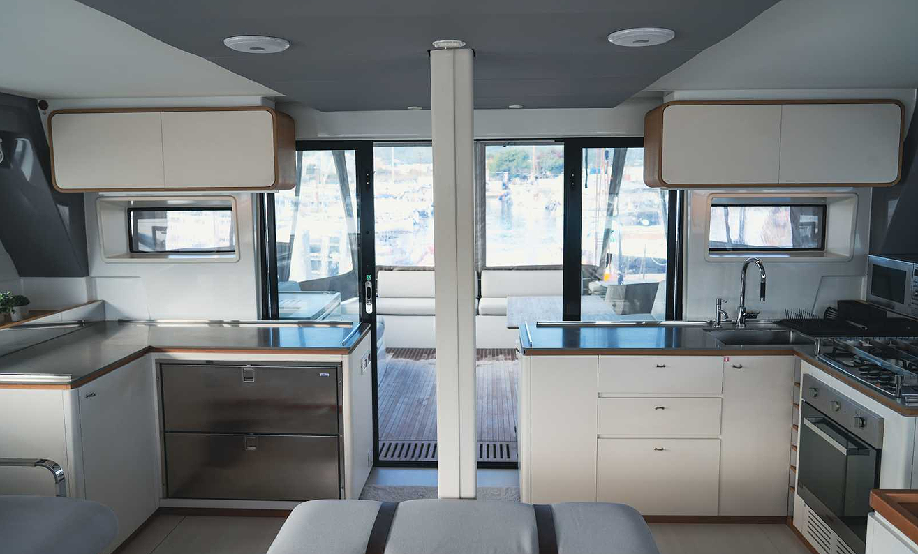 CATAMARAN EXCESS 15