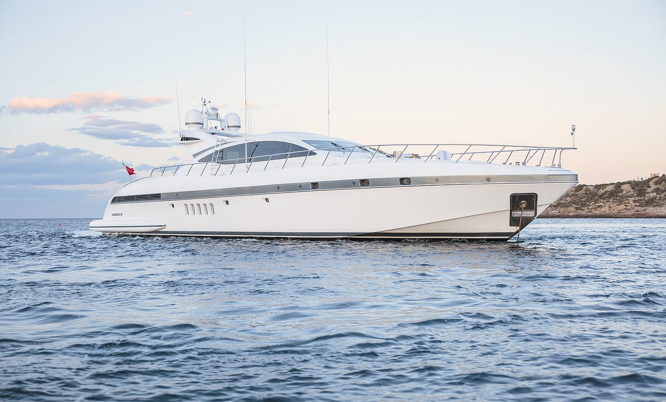 Louer bateau MANGUSTA 92