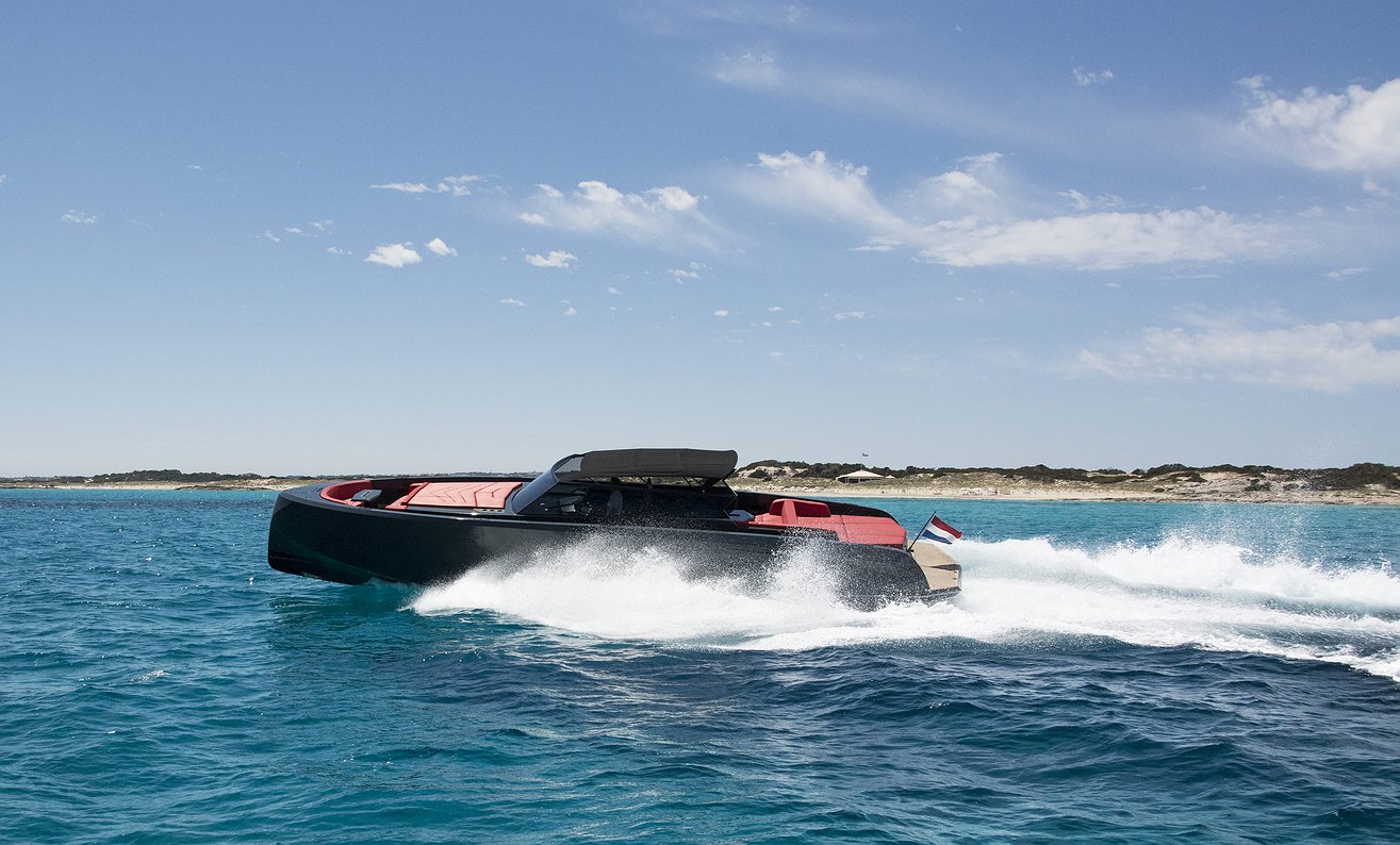 Louer bateau VANQUISH 48 LT