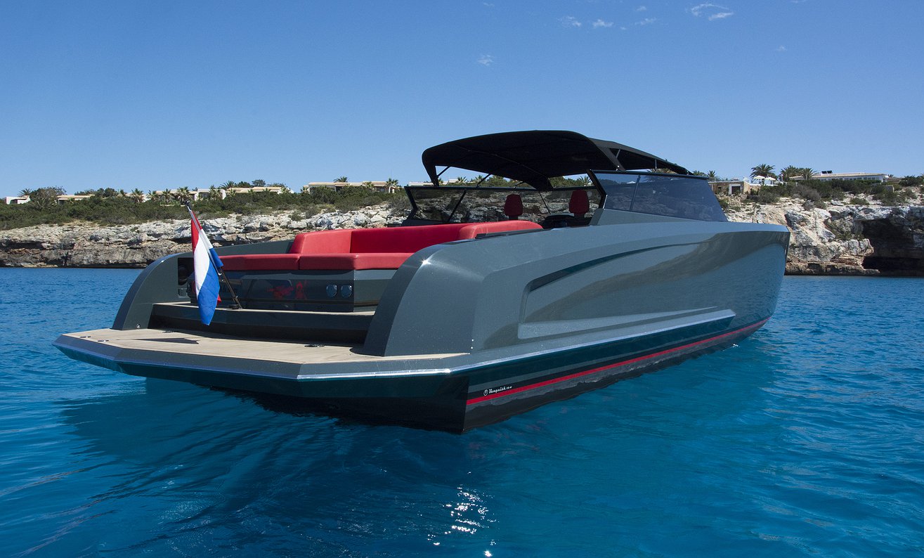 Alquilar Barco VANQUISH 48 LT