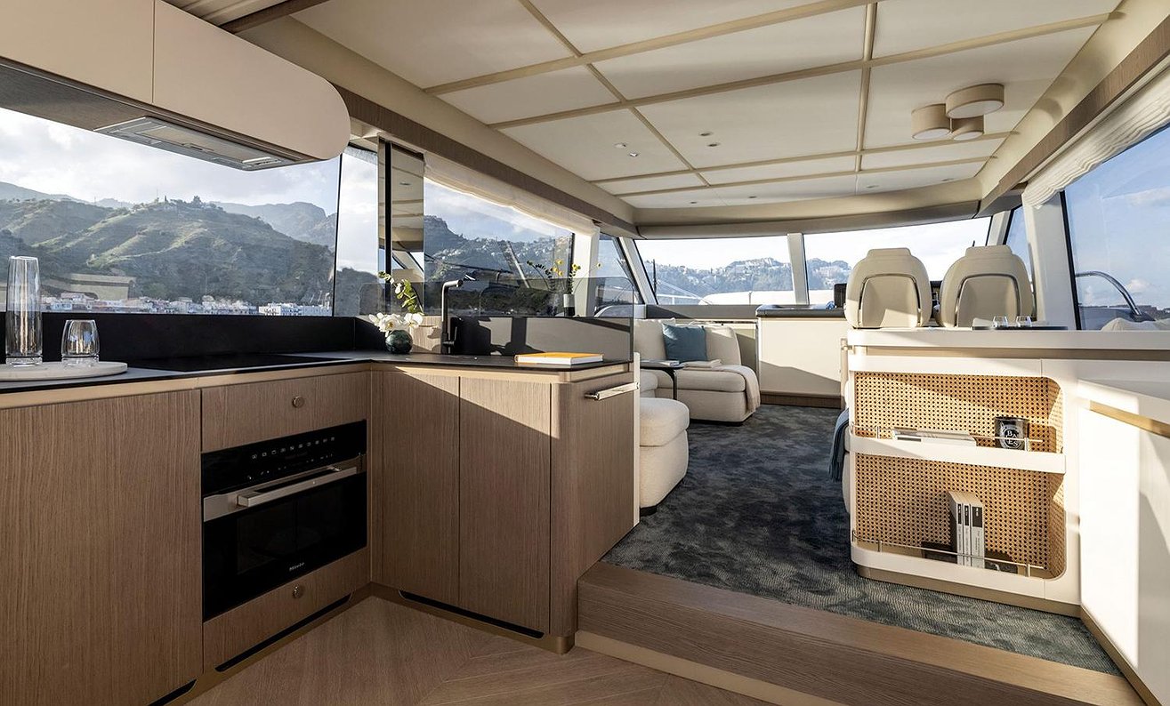 Azimut 60 Magellano