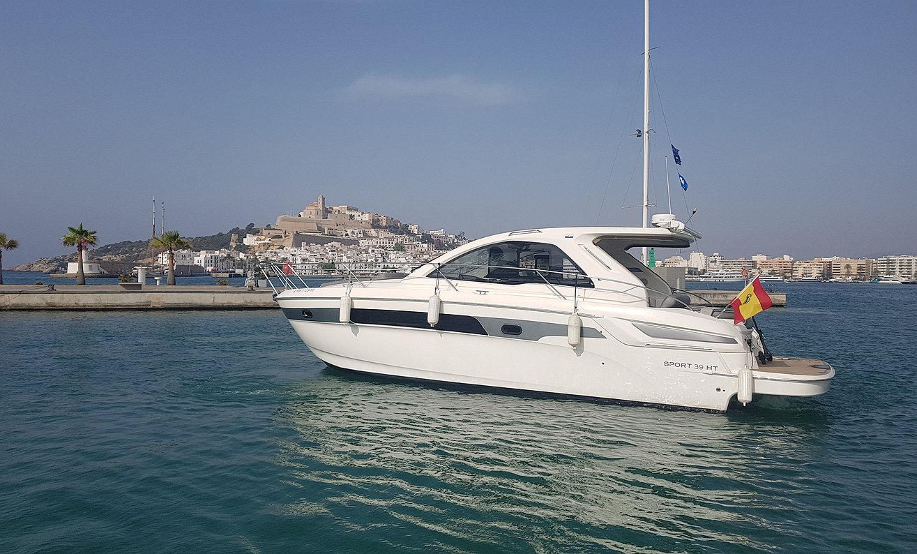 Alugar Barco BAVARIA 39 HT