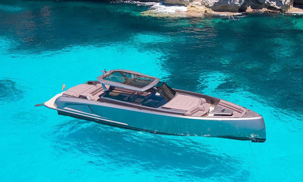 Noleggio barca VANQUISH 52 CA