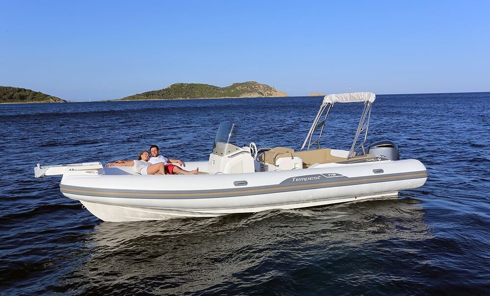 Louer bateau CAPELLI TEMPEST 775