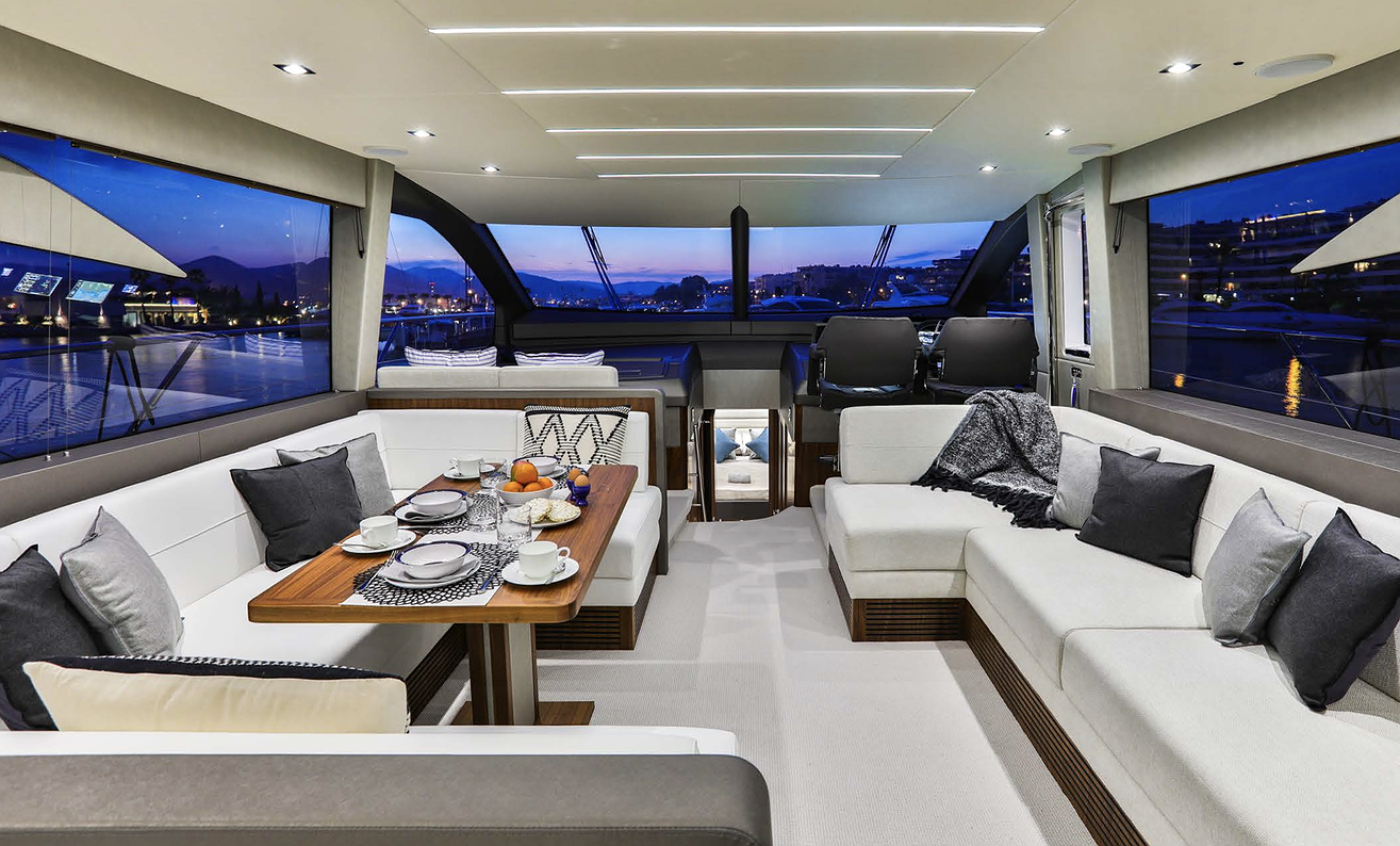 Noleggio barca SUNSEEKER MANHATTAN 66