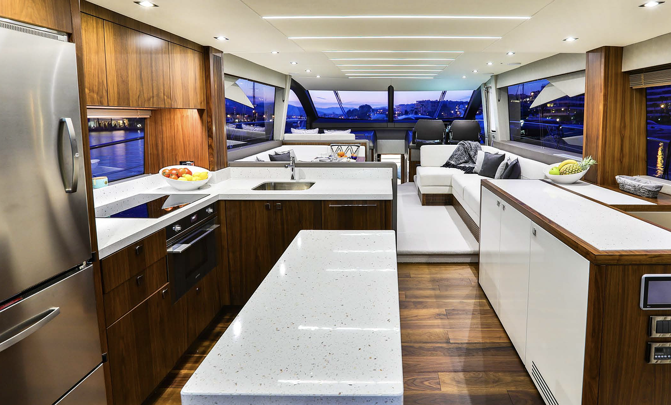 Noleggio barca SUNSEEKER MANHATTAN 66