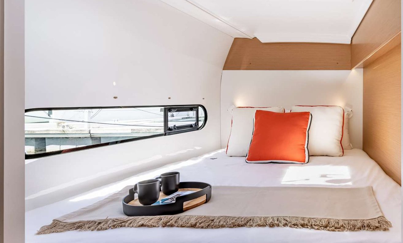 CATAMARAN EXCESS 11