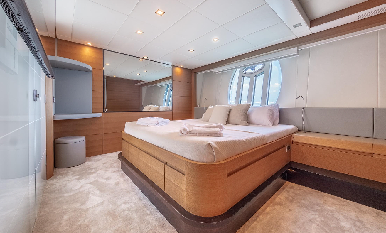 PERSHING 80 W