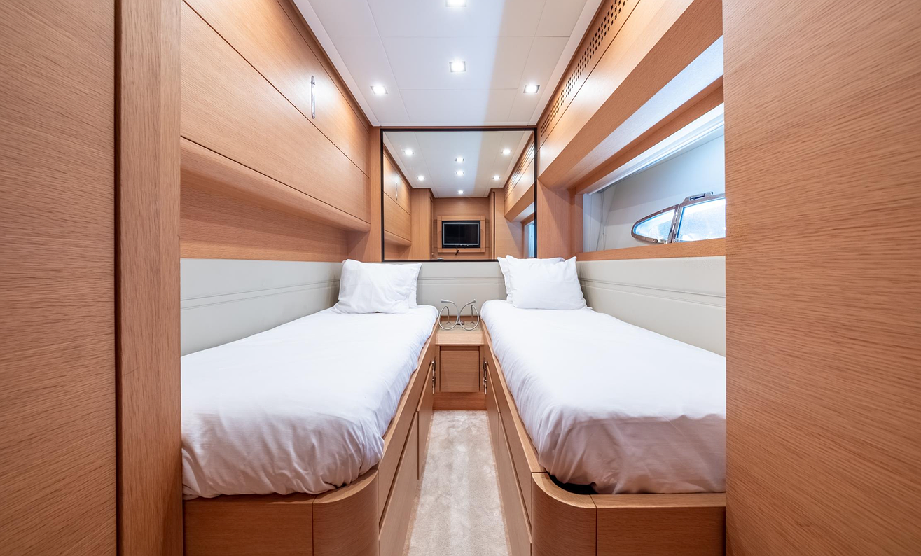 PERSHING 80 W