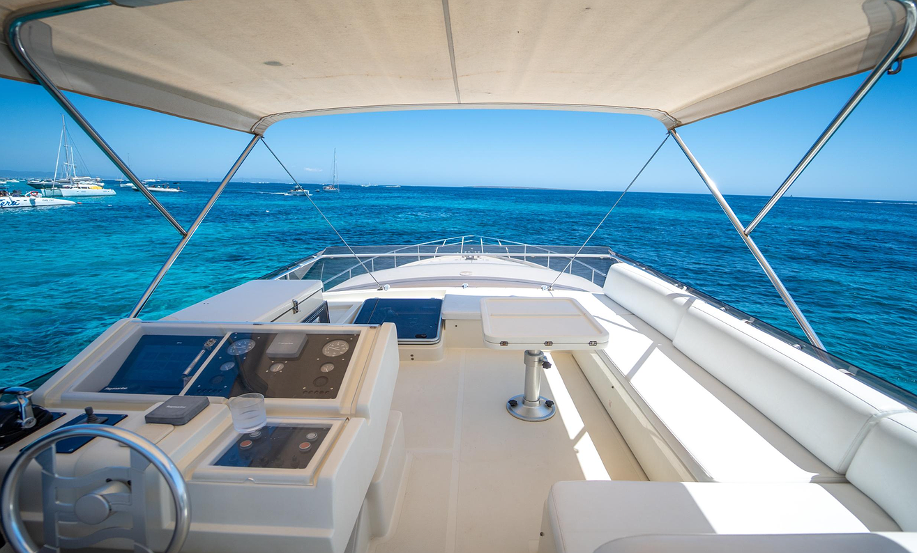 FERRETTI 62 FLY