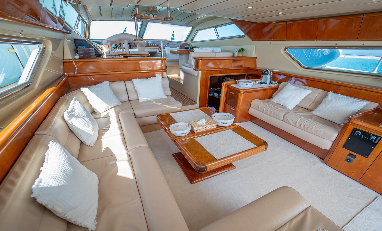 FERRETTI 62 FLY