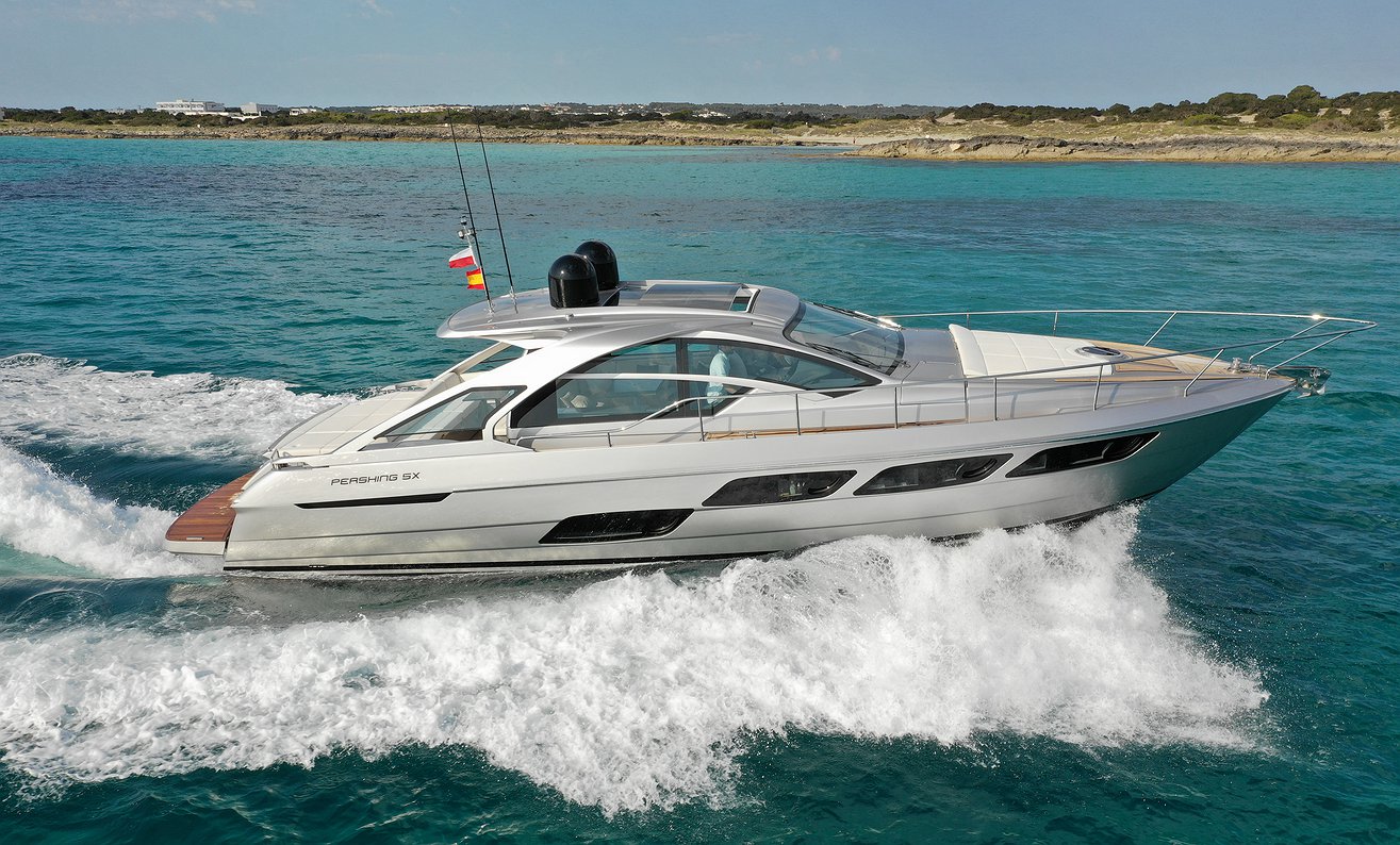 Noleggio barca PERSHING 5X