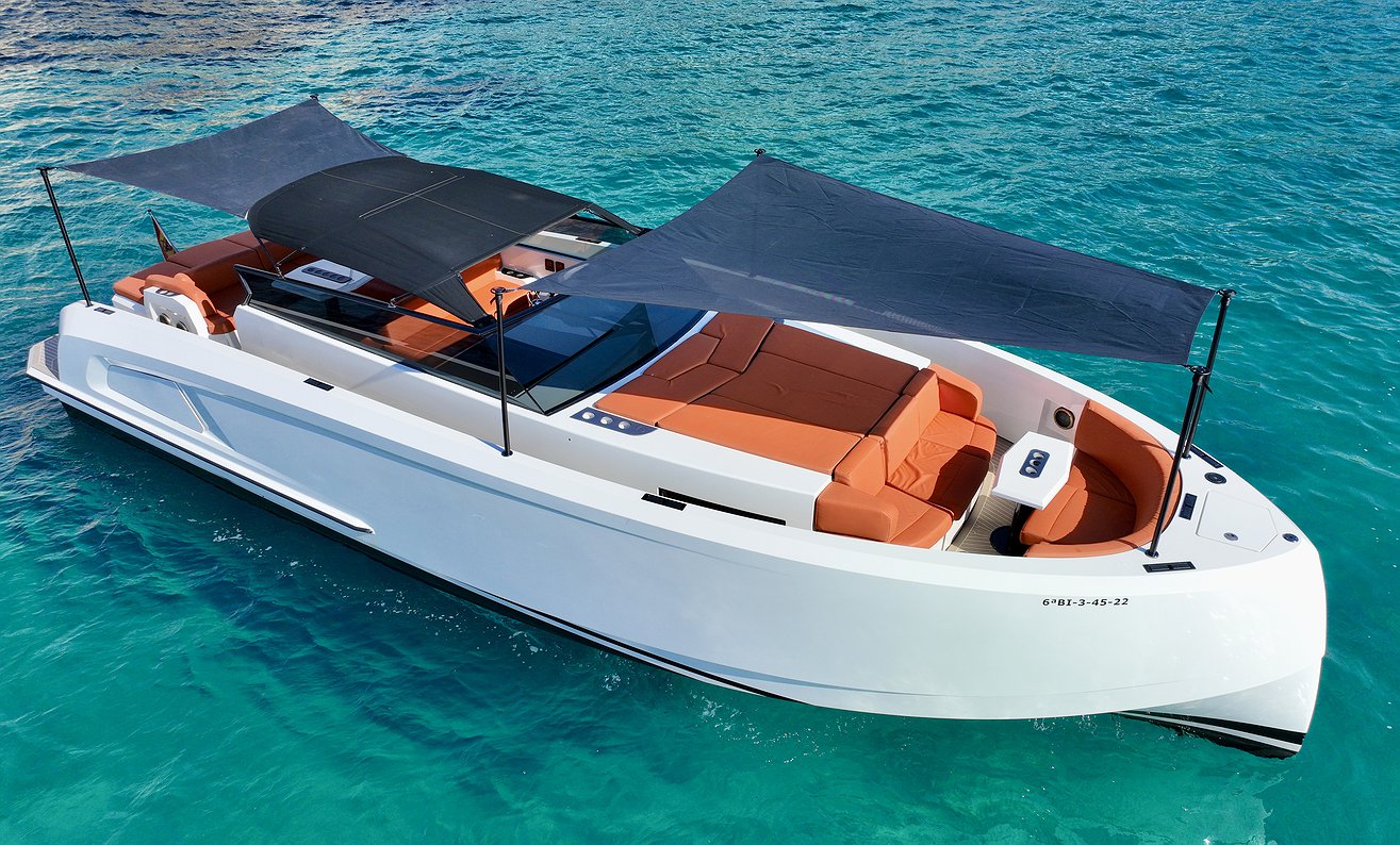 Noleggio barca VANQUISH 45 V