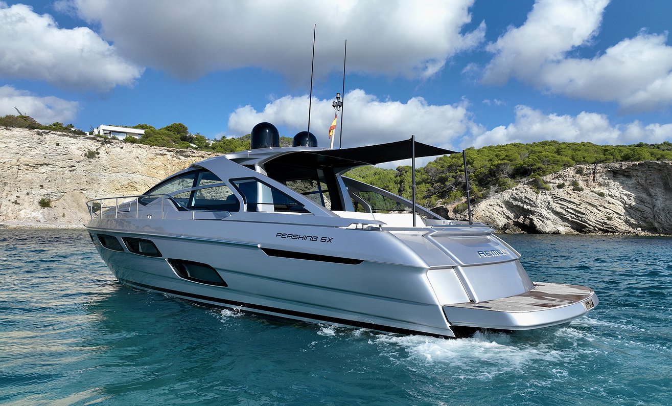 Louer bateau PERSHING 5X