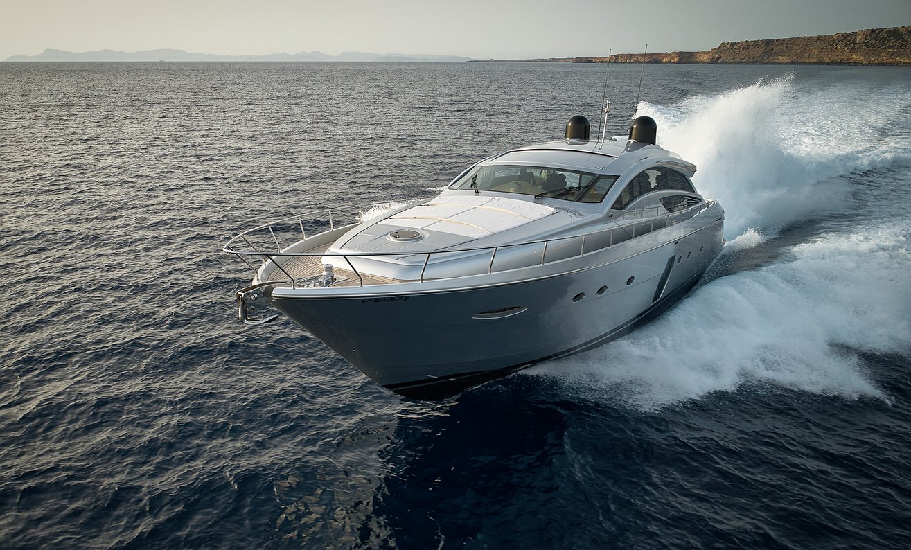 Noleggio barca PERSHING 72 L