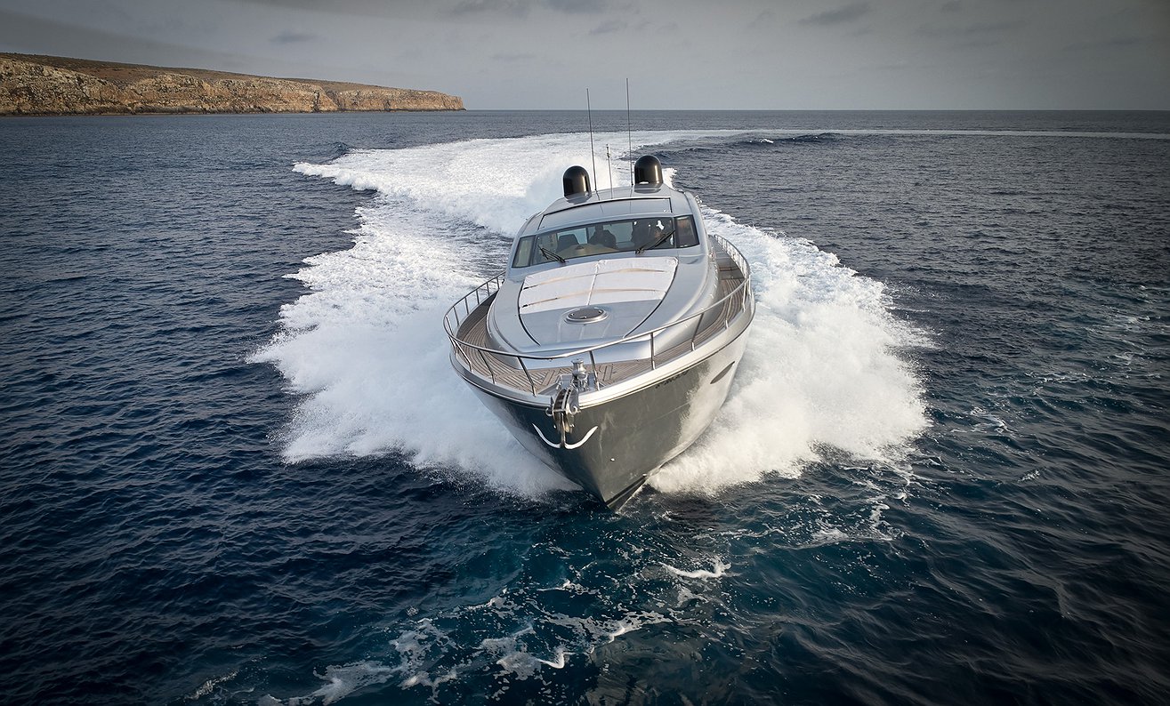 Alugar Barco PERSHING 72 L