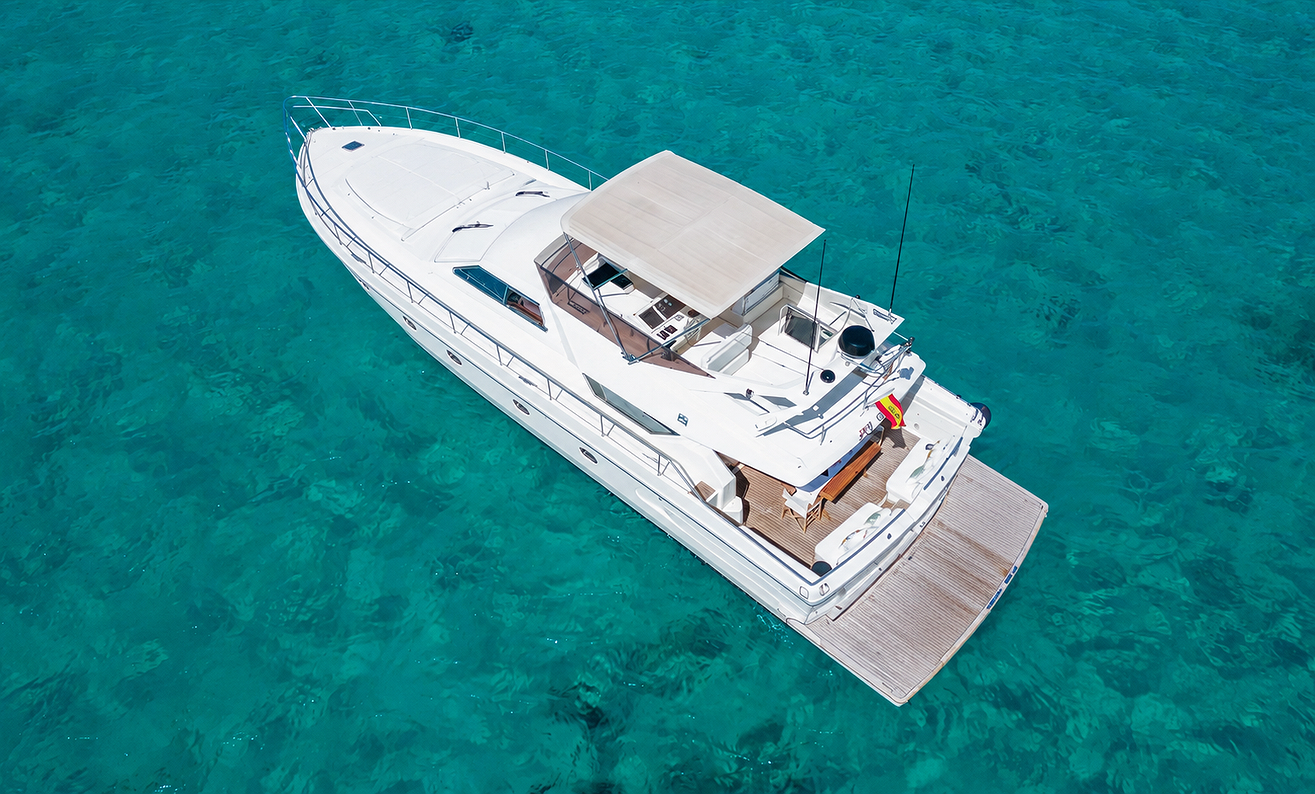 FERRETTI 62 FLY