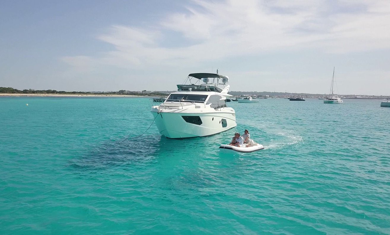 Rent Boat ABSOLUT 52