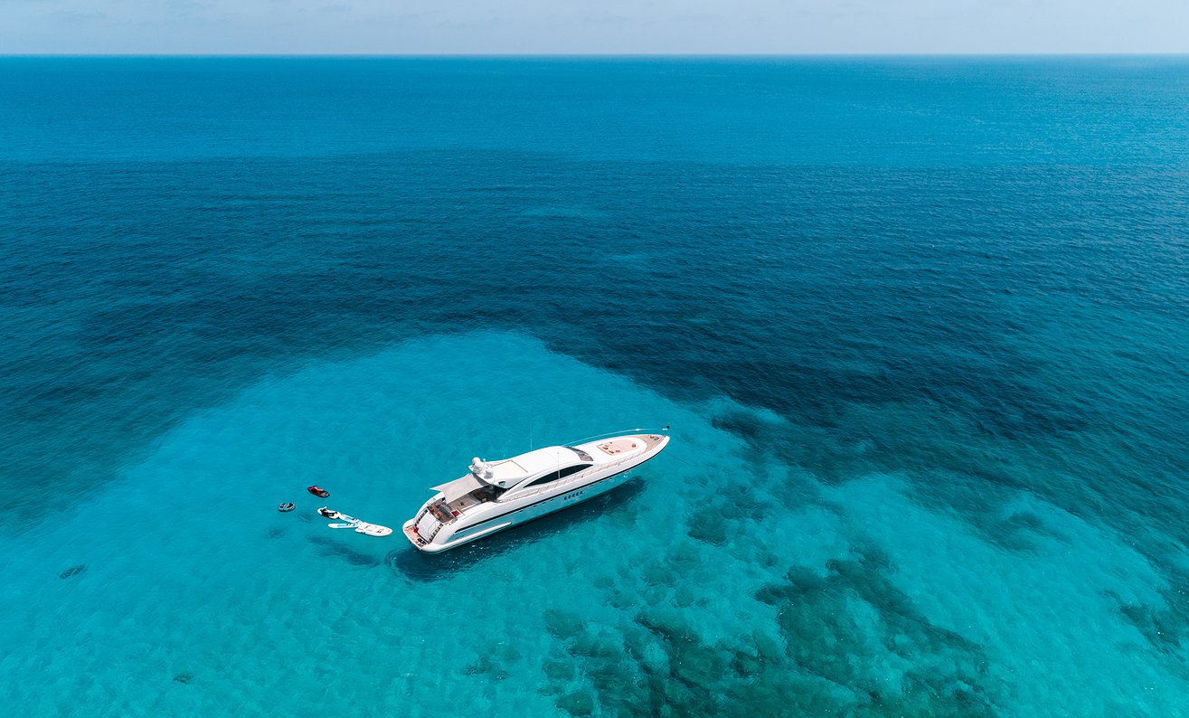 Alquilar Barco MANGUSTA 108 N