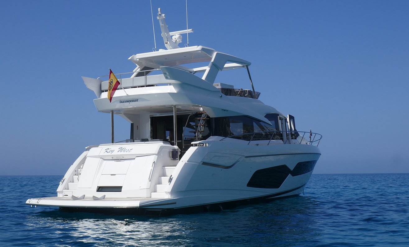 Noleggio barca SUNSEEKER MANHATTAN 66