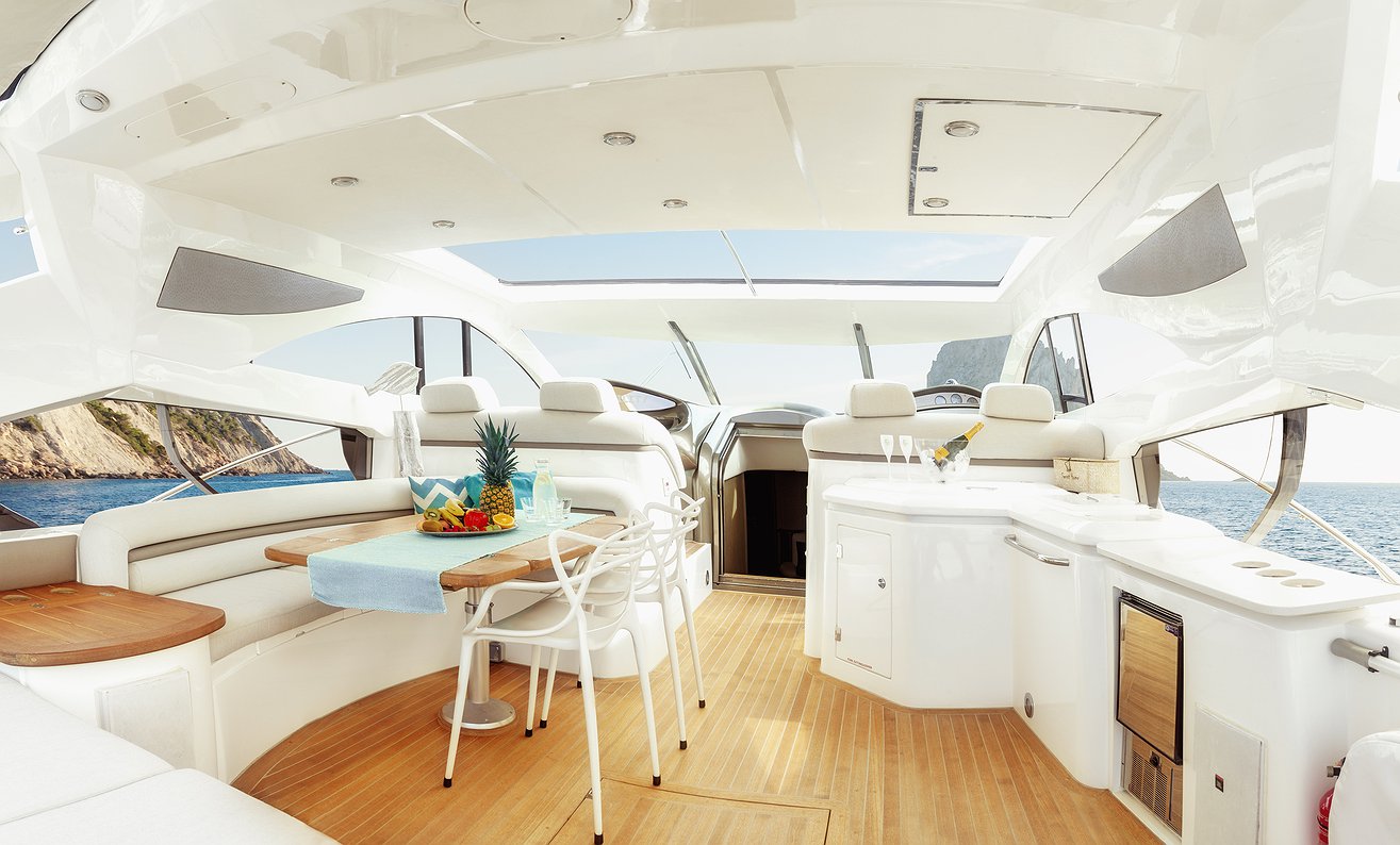 Noleggio barca SUNSEEKER PREDATOR 68