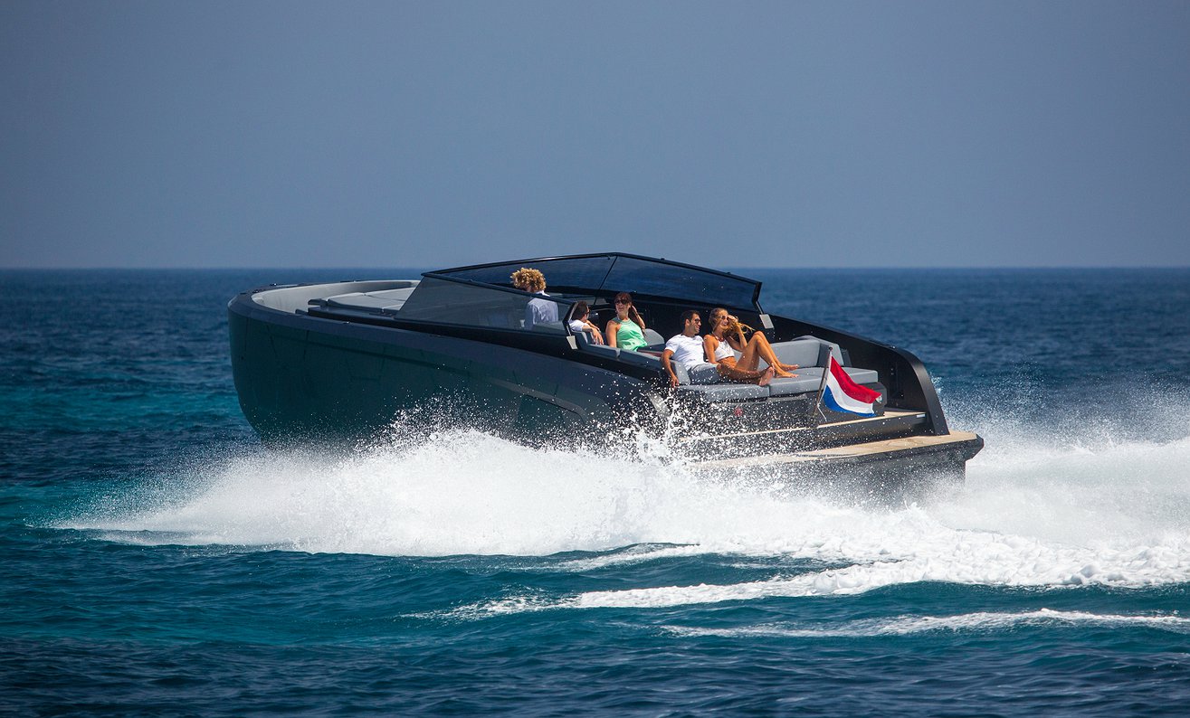 Noleggio barca VANQUISH 45 B