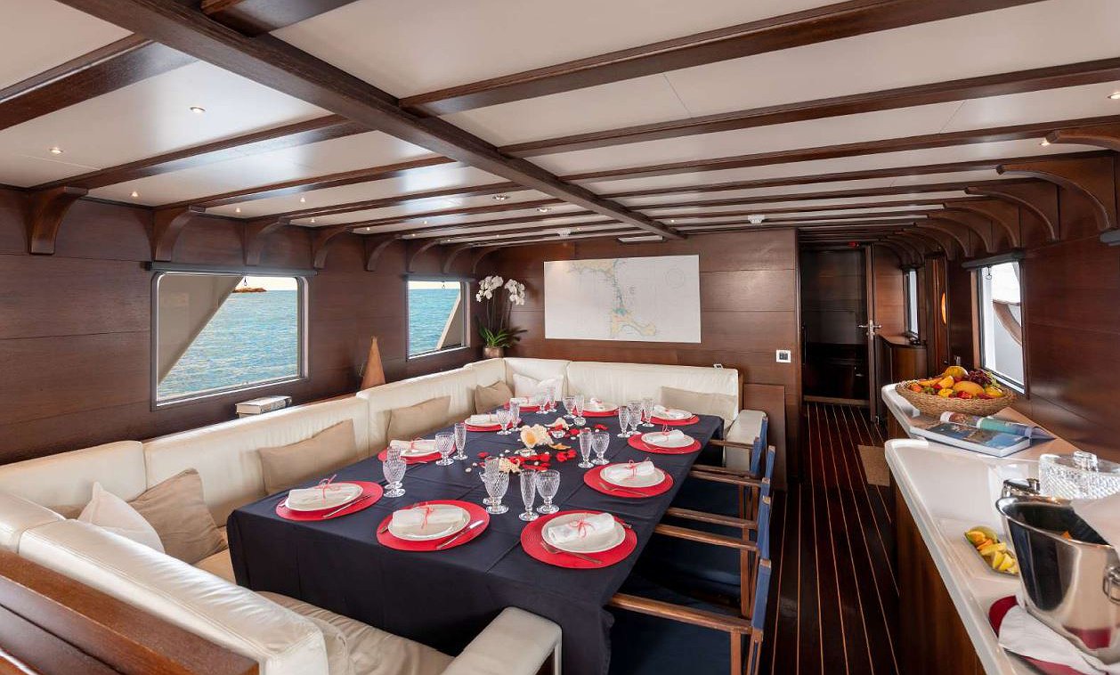 Huur boot NAVETTA 31