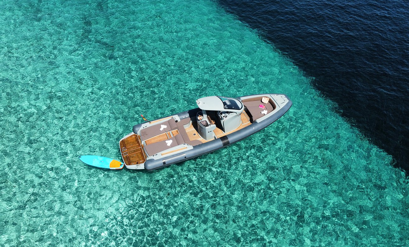Rent Boat PIRELLI 1100 S