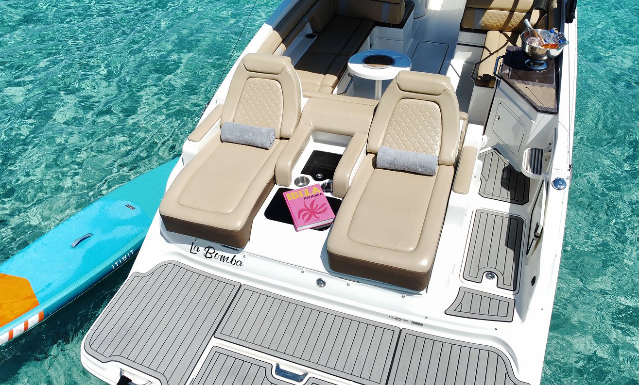 Alquilar Barco SEA RAY 290