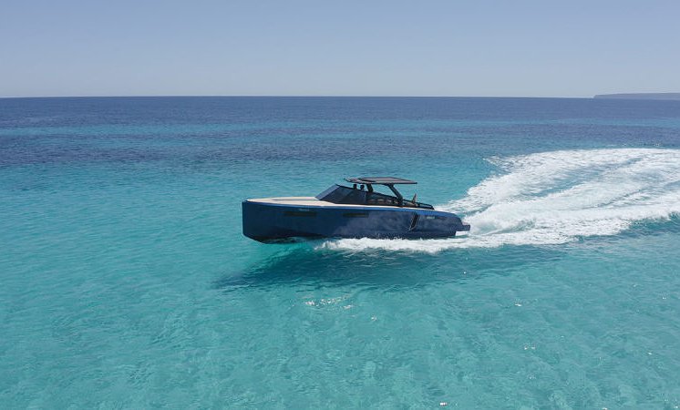 Rent Boat EVO 43