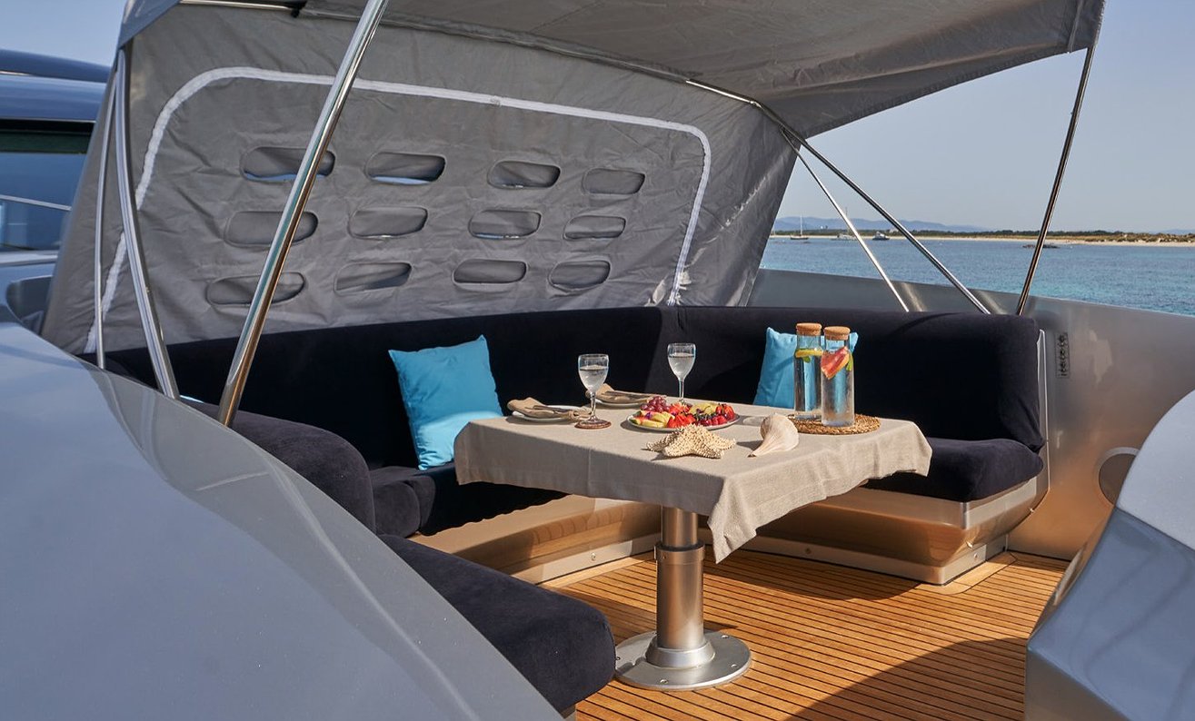 PERSHING 90 D