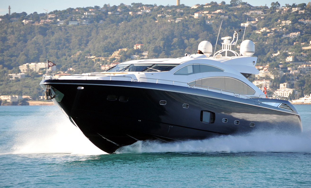 Noleggio barca SUNSEEKER PREDATOR 84 A