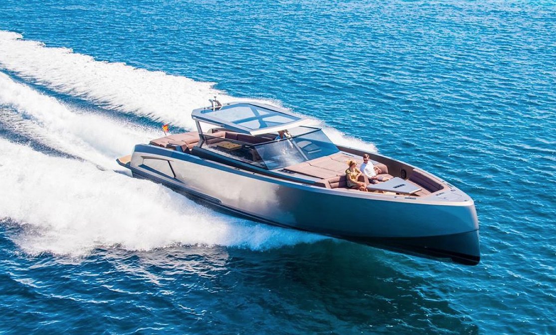 Noleggio barca VANQUISH 52 CA