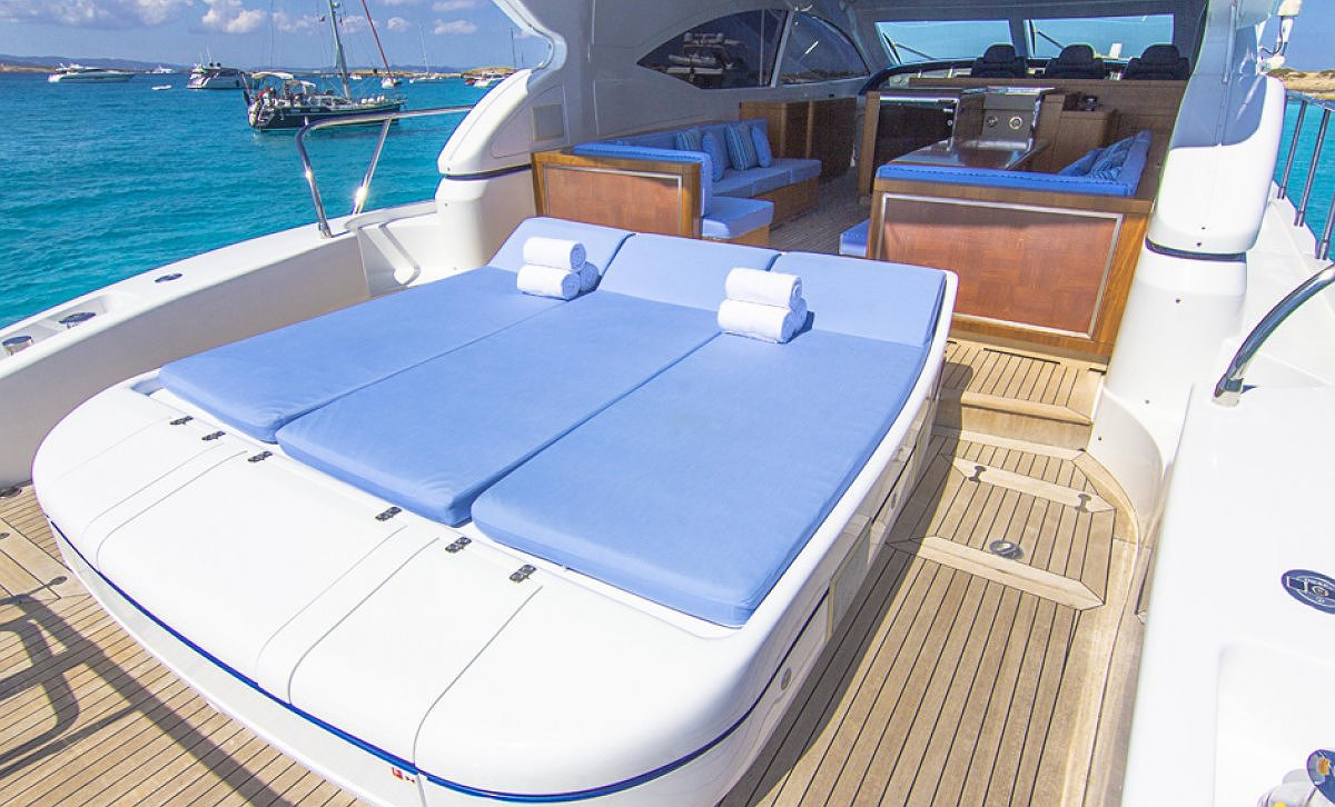 Boot mieten MANGUSTA 72