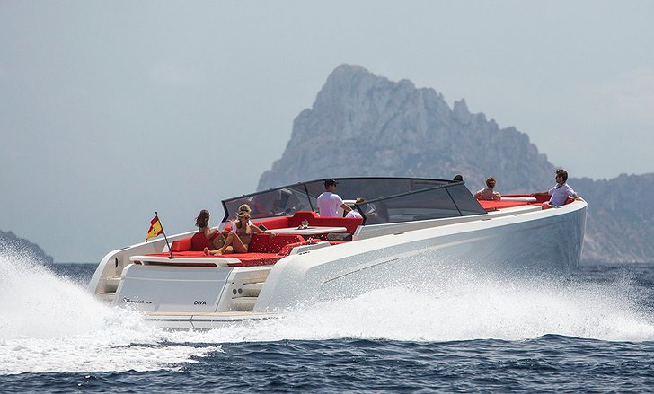 Alquilar Barco VANQUISH 54 D